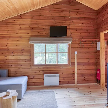 Holiday home Pinetree Log *
