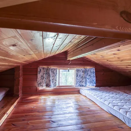 Holiday home Pinetree Log Pyharanta